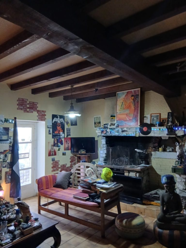 Batisse ancienne Magnet