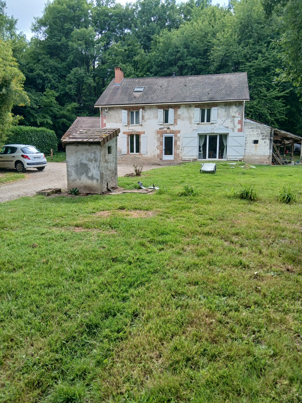 Propriété en pleine nature avec maison 160m2 sur 3,5 ha.